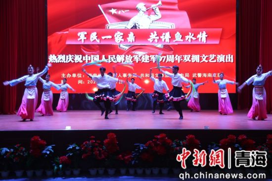 图为活动现场。杨建荣摄 图为活动现场。杨建荣摄