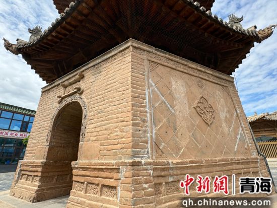 图为清真寺四合院内的建筑外墙。潘雨洁 摄 图为清真寺四合院内的建筑外墙。潘雨洁 摄