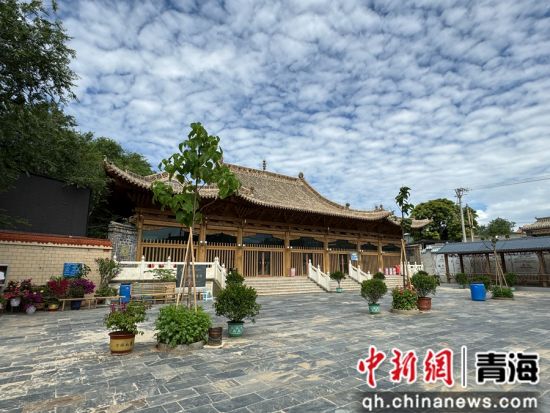 图为清真寺四合院内部。潘雨洁 摄 图为清真寺四合院内部。潘雨洁 摄