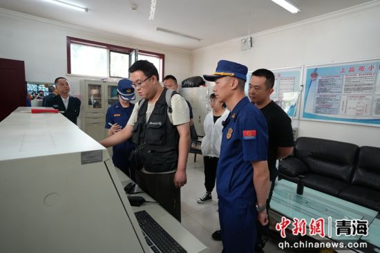 图为检查现场。青海省消防救援总队供图 图为检查现场。青海省消防救援总队供图