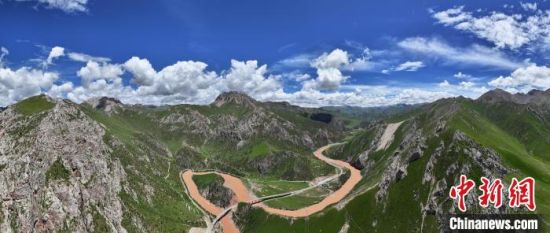图为摄影师拍摄的澜沧江-湄公河源头区域。许明远 摄 图为摄影师拍摄的澜沧江-湄公河源头区域。许明远 摄