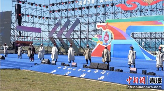 因为服饰表演。共和融媒供图