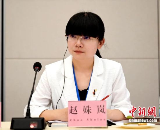 赵姝岚,云南省社会科学院老挝研究所所长,博士、研究员。长期从事东南亚国际问题研究,主要研究领域为澜湄次区域合作、柬埔寨国别研究和老挝国别研究。著有《当代赞比亚国家发展进程》《日本对大湄公河次区域合作的参与及其对中国的影响》。 赵姝岚,云南省社会科学院老挝研究所所长,博士、研究员。长期从事东南亚国际问题研究,主要研究领域为澜湄次区域合作、柬埔寨国别研究和老挝国别研究。著有《当代赞比亚国家发展进程》《日本对大湄公河次区域合作的参与及其对中国的影响》。