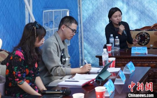 图为2024澜湄国际影像周“帐篷茶叙”现场。马铭言 摄 图为2024澜湄国际影像周“帐篷茶叙”现场。马铭言 摄