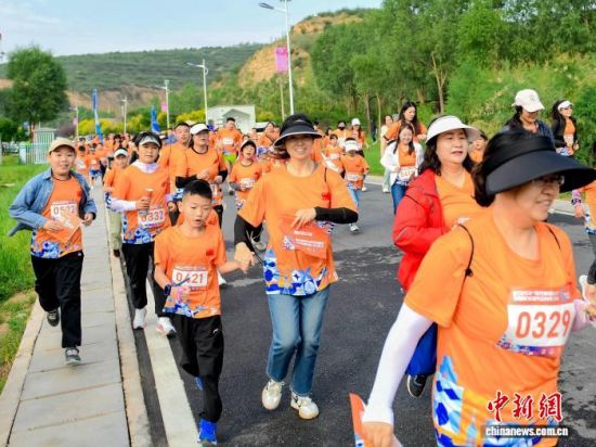 图为当地民众积极参赛。西宁市城西区委宣传部供图 图为当地民众积极参赛。西宁市城西区委宣传部供图