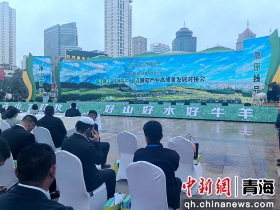 图为活动现场。李隽 摄 图为活动现场。李隽 摄