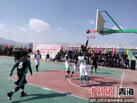 图为往届篮球赛现场。(资料图)西全供图 图为往届篮球赛现场。(资料图)西全供图