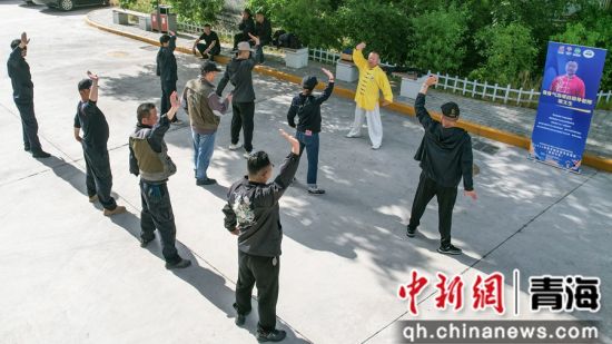 图为科学健身项目指导。海元供图 图为科学健身项目指导。海元供图