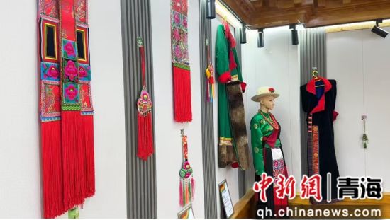 图为藏绣作品。贵南县委宣传部供图 图为藏绣作品。贵南县委宣传部供图