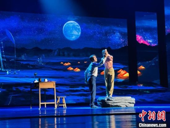 图为演出现场。 孙睿 摄 图为演出现场。 孙睿 摄