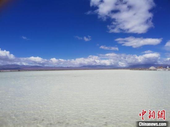 图为茶卡盐湖。(资料图) 李世豪 摄 图为茶卡盐湖。(资料图) 李世豪 摄