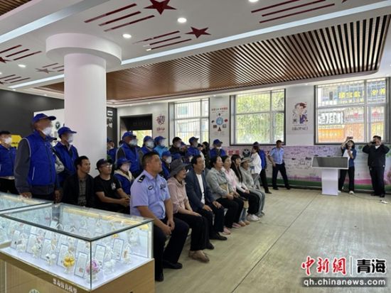 图为开展禁毒宣传教育活动。王亚琼供图 图为开展禁毒宣传教育活动。王亚琼供图