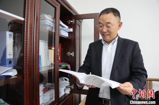 图为青海理工学院首任院长贾叙东。张添福 摄 图为青海理工学院首任院长贾叙东。张添福 摄