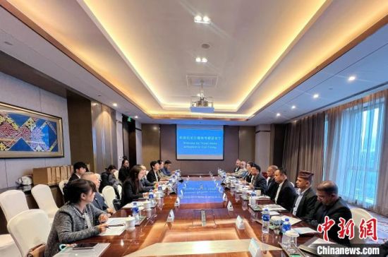 图为座谈会现场。马铭言 摄 图为座谈会现场。马铭言 摄
