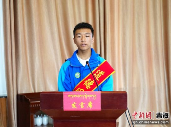 图为学生代表发言。中国大唐 供图 图为学生代表发言。中国大唐 供图