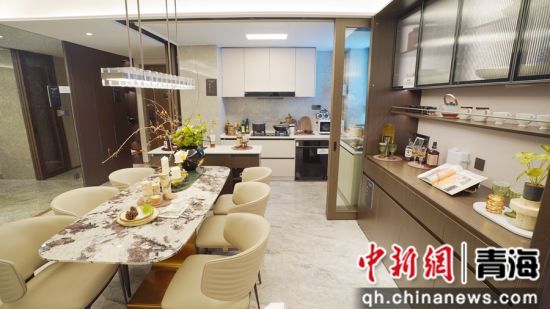 图为西宁万科城・时代都会新品样板间内部。西宁万科 供图 图为西宁万科城・时代都会新品样板间内部。西宁万科 供图