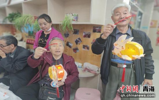 图为活动现场。南山东社区供图 图为活动现场。南山东社区供图