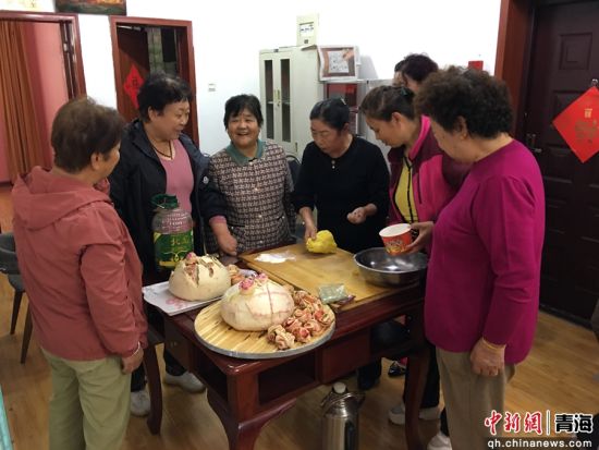 图为活动现场。前营街社区供图 图为活动现场。前营街社区供图