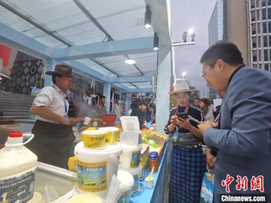 图为牧品推介。张添福 摄 图为牧品推介。张添福 摄