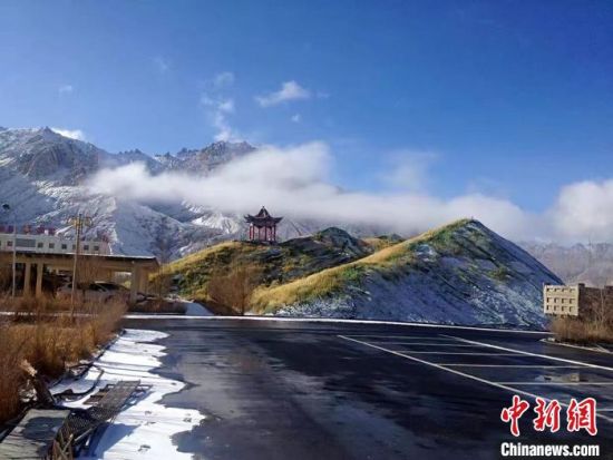 图为柴达木盆地境内某矿产企业。(资料图) 海西州自然资源局 供图 图为柴达木盆地境内某矿产企业。(资料图) 海西州自然资源局 供图