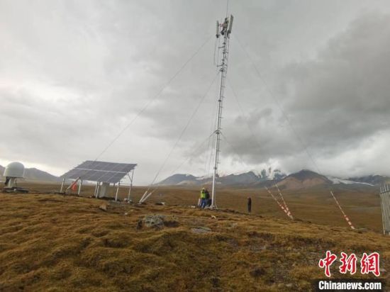 图为5g卫星基站建设现场。 果洛移动 供图 图为5g卫星基站建设现场。 果洛移动 供图