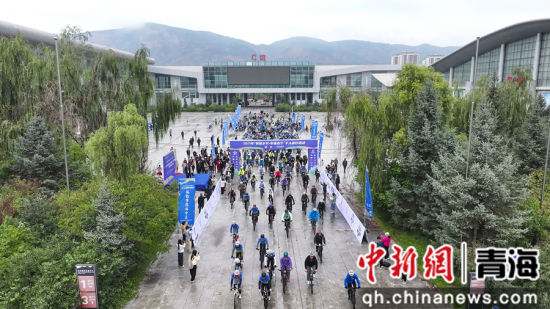 图为骑行活动现场。马铭言 摄