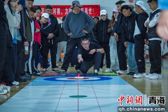 图为趣味运动现场。玛沁县总工会供图