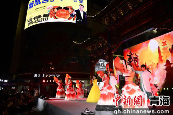 图为现场节目表演。陈宗淇 摄 图为现场节目表演。陈宗淇 摄