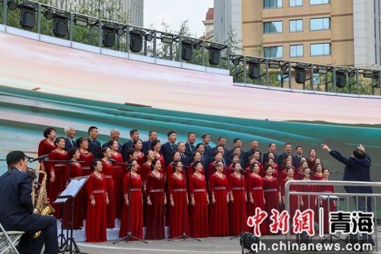 图为现场文艺表演。中新社记者 薛蒂 摄 图为现场文艺表演。中新社记者 薛蒂 摄
