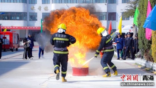 图为大练兵活动现场。青海省戒毒管理局 供图 图为大练兵活动现场。青海省戒毒管理局 供图