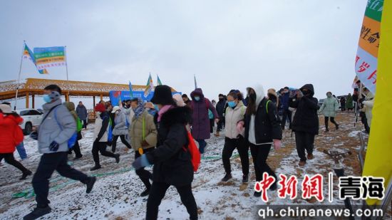 图为徒步比赛现场。海晏县委宣传部供图 图为徒步比赛现场。海晏县委宣传部供图