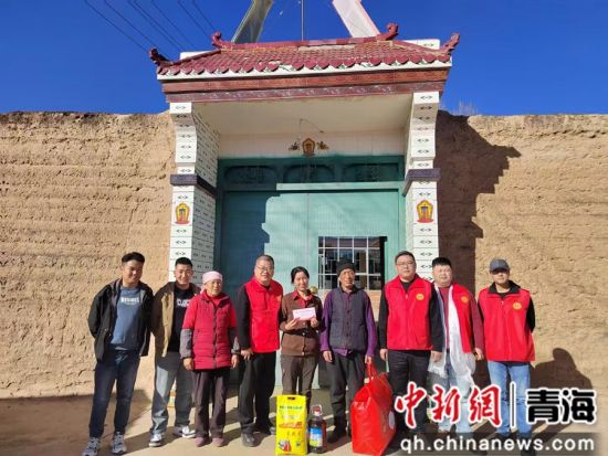 图为受资助现场。大庄廓村驻村工作队供图 图为受资助现场。大庄廓村驻村工作队供图