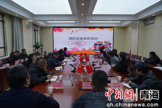 图为玉树州119消防宣传月活动现场。玉树州消防支队供图 图为玉树州119消防宣传月活动现场。玉树州消防支队供图