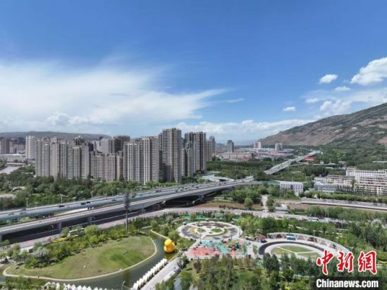 图为西宁夏日一景。马铭言 摄 图为西宁夏日一景。马铭言 摄