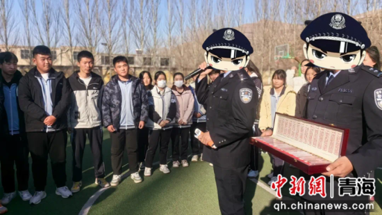 图为禁毒宣传活动现场。西宁市禁毒办供图 图为禁毒宣传活动现场。西宁市禁毒办供图