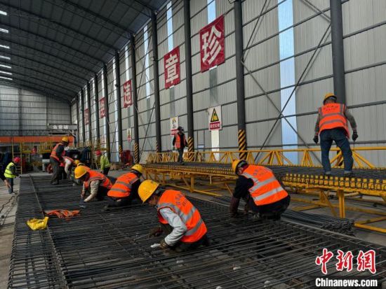 图为项目建设现场。青海省交通运输厅 供图 图为项目建设现场。青海省交通运输厅 供图